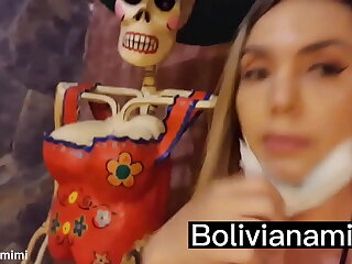 Mostrando mi conchita a las calacas mexicanas... blear completo en bolivianamimi.tv
